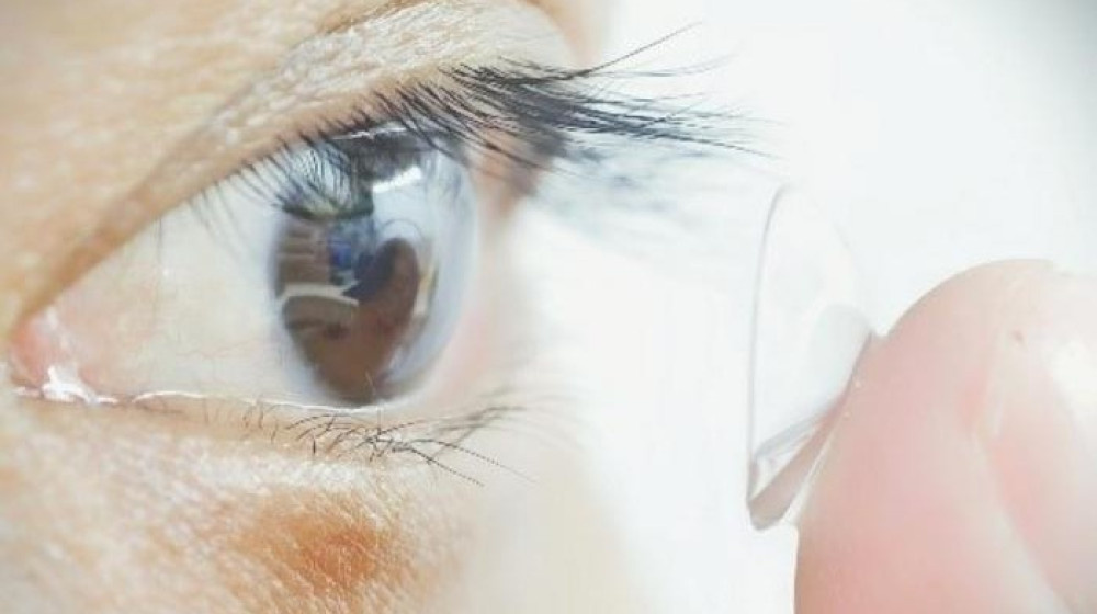    Контактные линзы с суперзрением позволяют видеть в темноте даже с закрытыми глазами