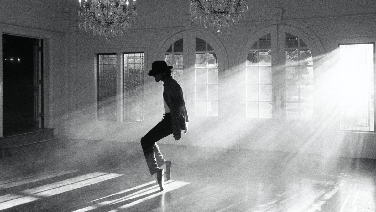 Кадр фильма «Майкл»