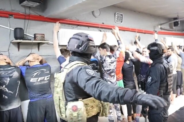    Фото: Пресс-служба ГУ МВД России по Петербургу и Ленобласти/ Скриншот видео