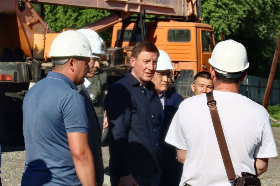    Андрей Турчак в селе Элекмонар. Источник: t.me/turchak_andrey