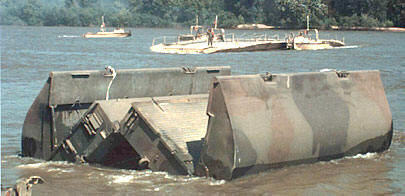 Речная секция Ribbon Bridge. Как говорится, найдите 10 отличий