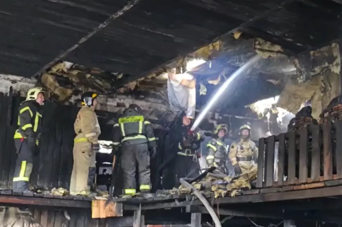    В Хабаровке сгорел автосервис