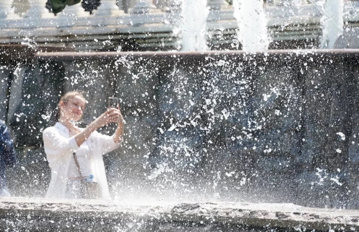    Синоптик Ильин спрогнозировал сильную жару и дожди в начале лета в Москве