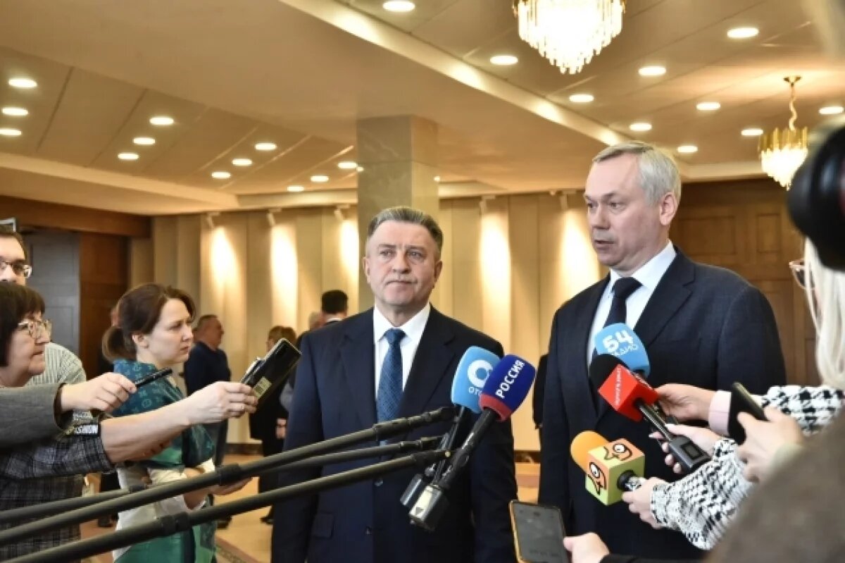    Губернатор и глава Заксобрания Новосибирской области сверились с ветеранами