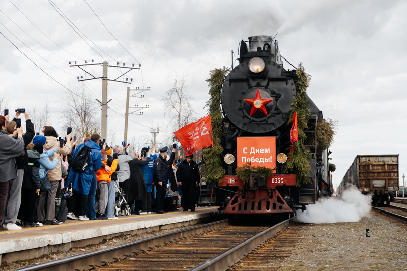 Каждый год количество вагонов ретросостава увеличивается. В этот раз в «Эшелоне Победы» их было 19. Фото Анастасии Даниленко