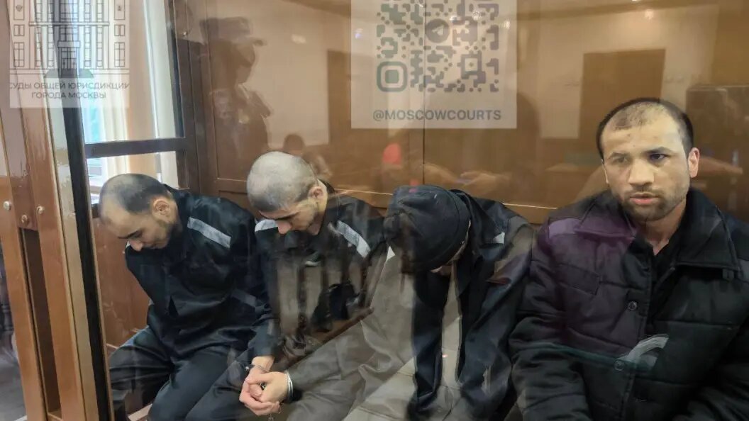    фото: суды общей юрисдикции г. москвы. Мирзоев* справа.