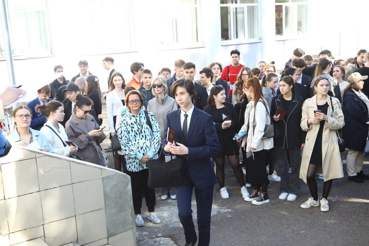    Радий Хабиров пожелал удачи всем школьникам, сдающим ЕГЭ