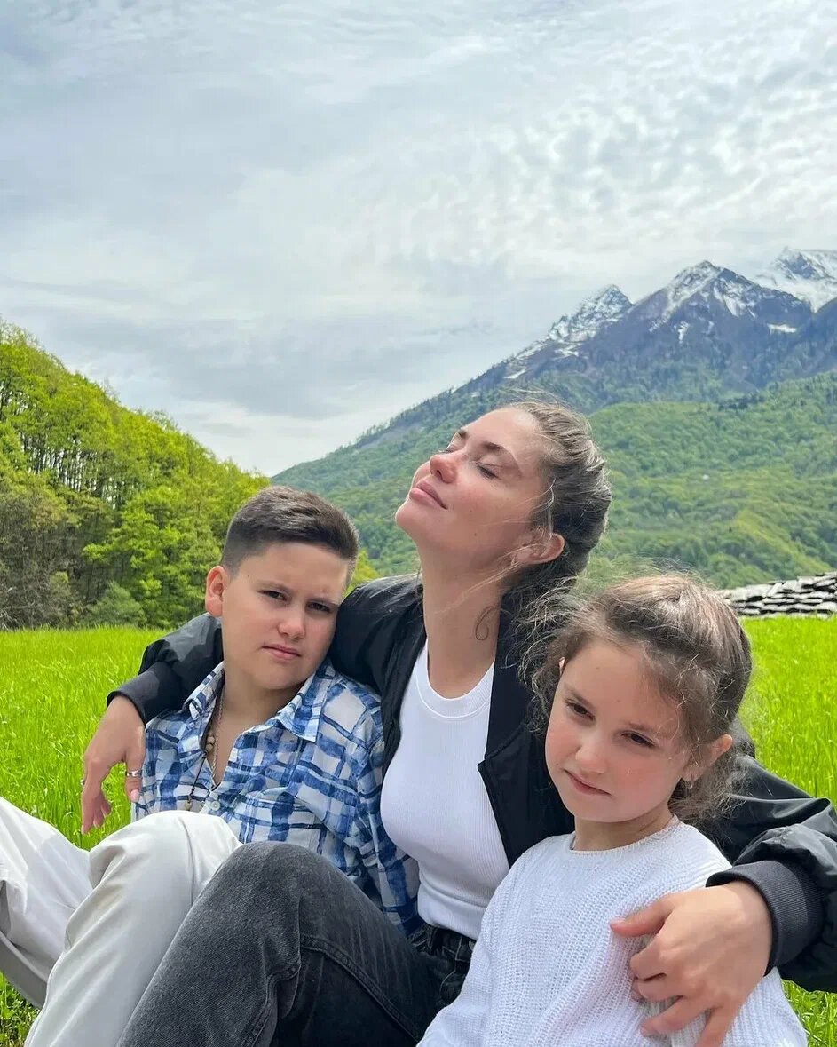    Соцсети Агаты Муцениеце