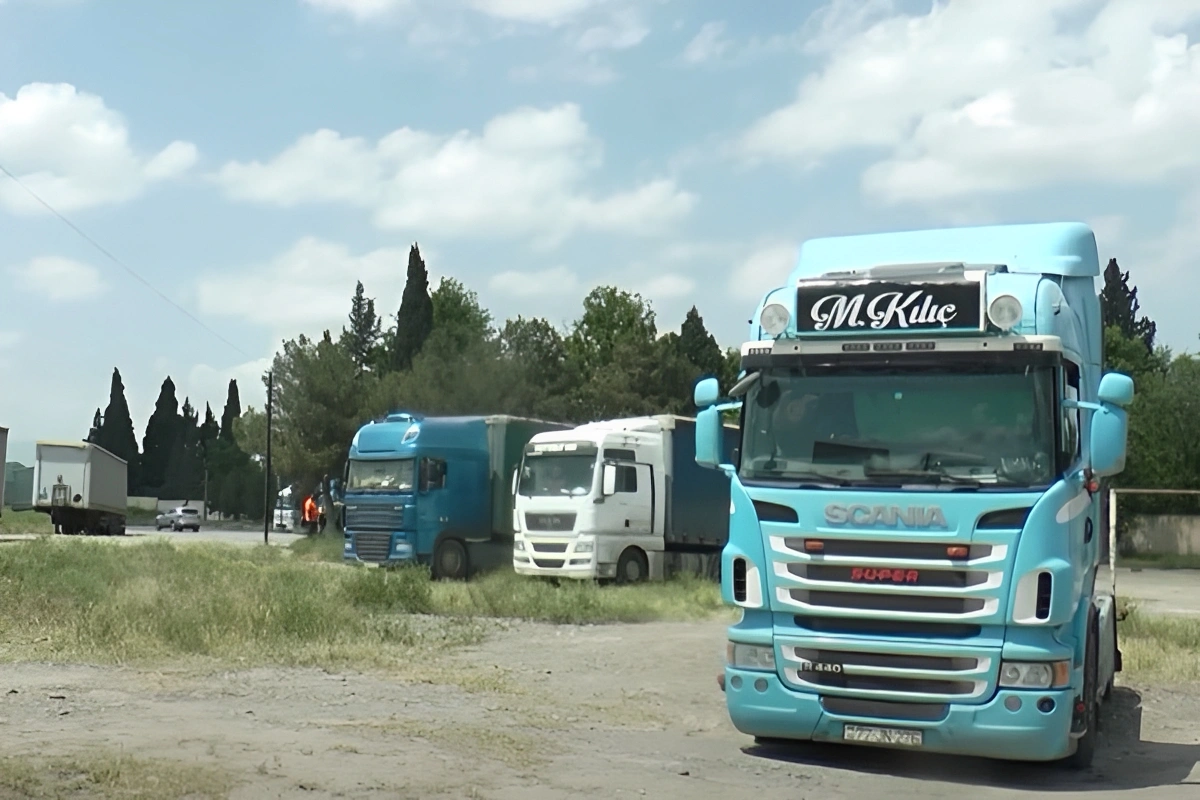 На таможне гниет более 500 т ввезенного в Азербайджан картофеля: почему не проводится оформление?