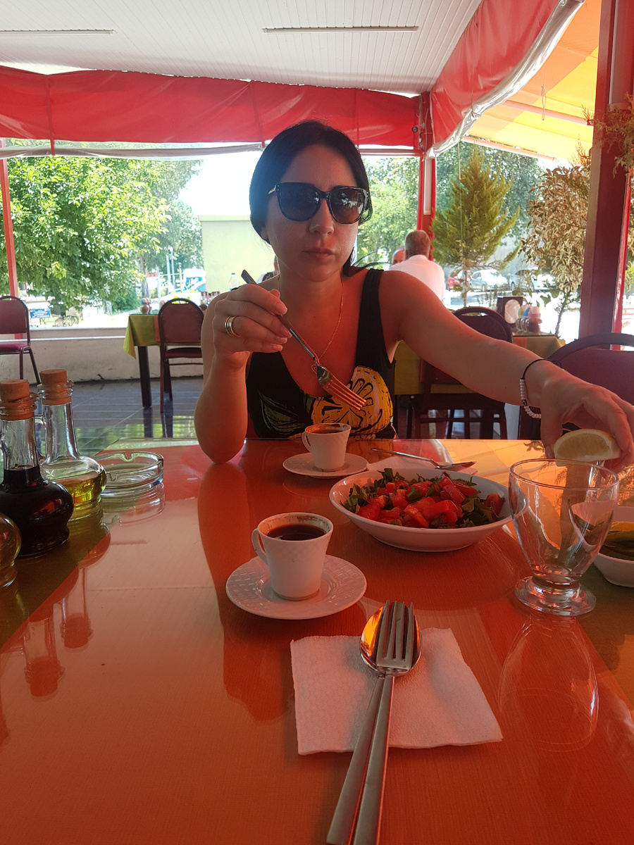 Заведение называлось Arif İn Yeri Et Lokantası