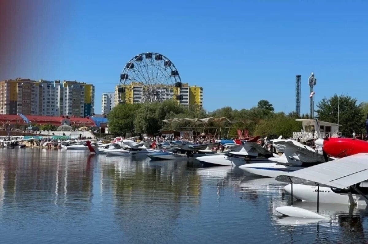    «Крылья Спутника» и группа «Мельница».