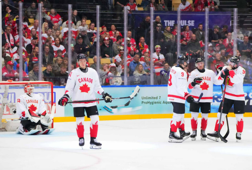 Сборная Канады покинула ЧМ-2025 гораздло раньше, чем планировала. Фото: ИИХФ