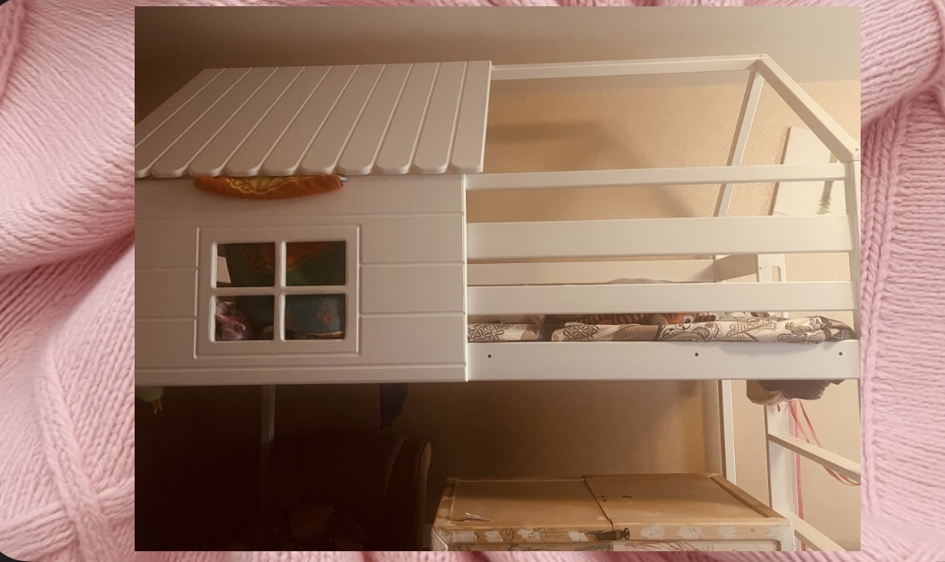 Кровать-чердак домик