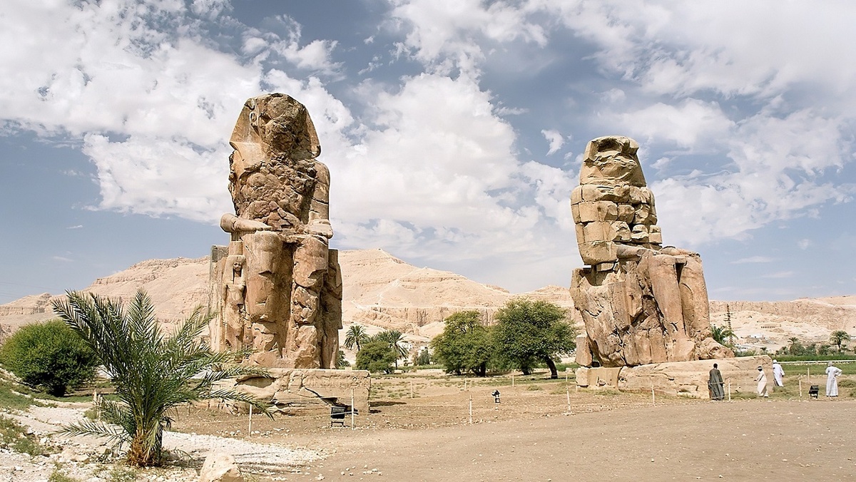 Колоссы Мемнона в Египте в 21 веке