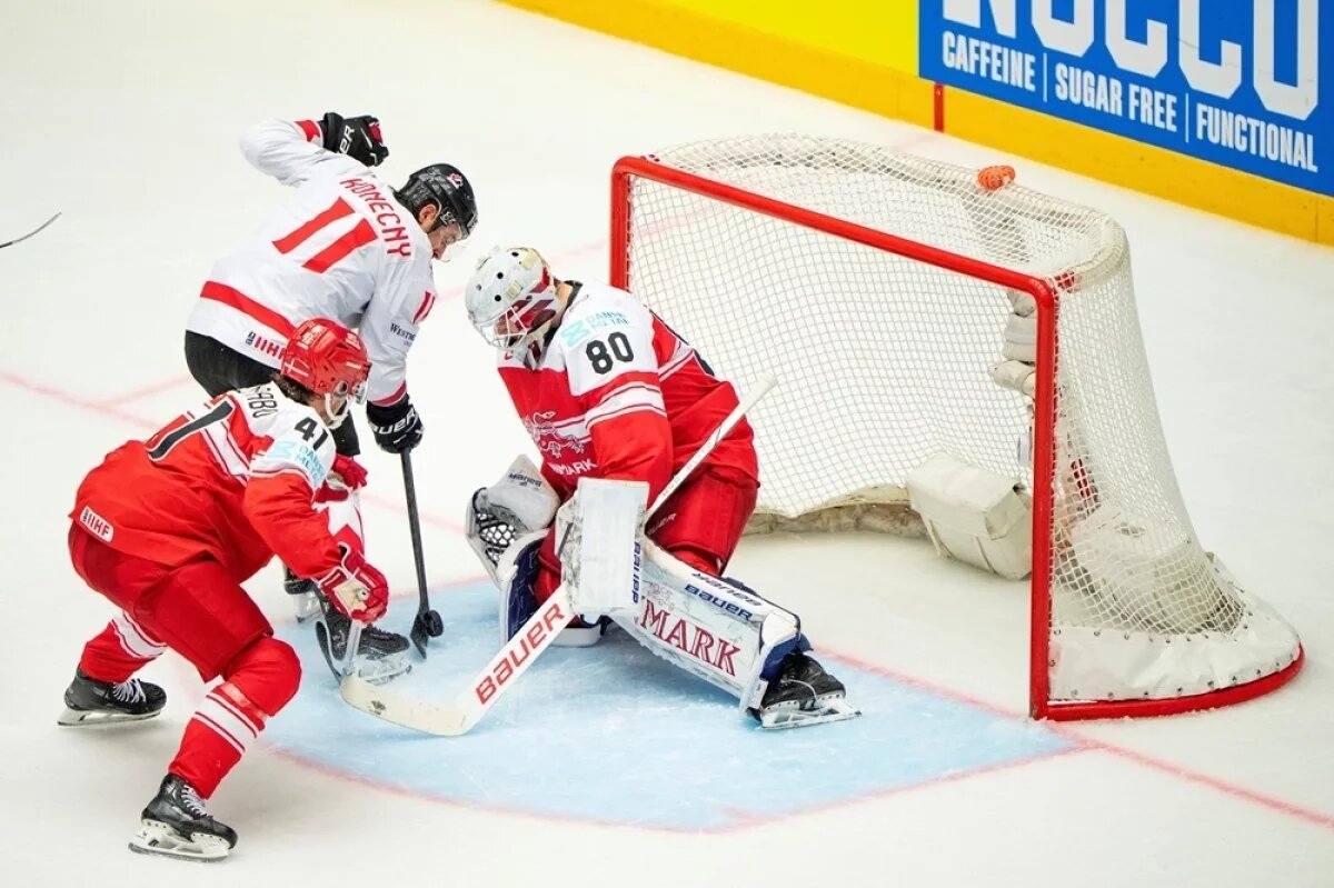    Канада проиграла со счетом 2:1 в пользу Дании.