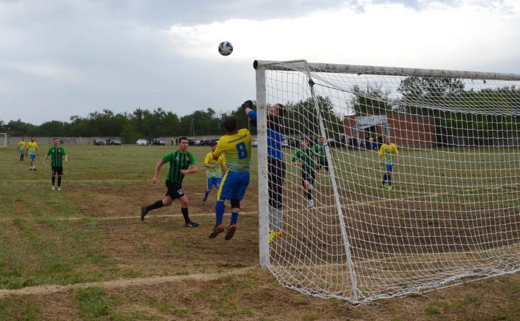 М. Абдуллаев прессингует вратаря «Востока» redaktor  📷

