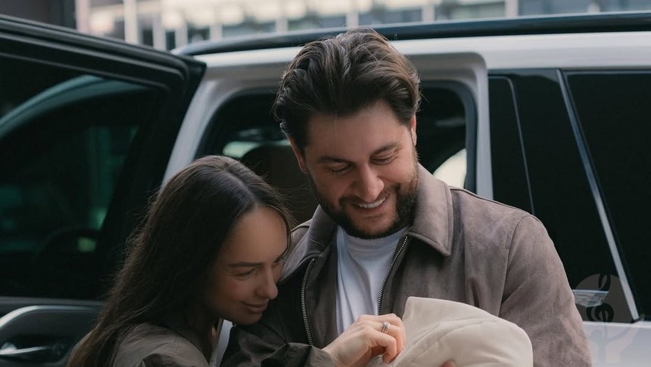    Дава и Мари Краймбрери с ребенком, фото: соцсети