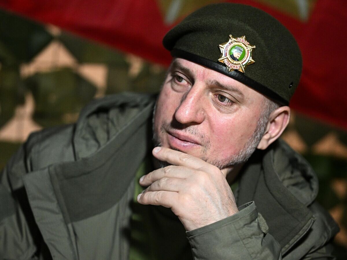    Командир спецназа "Ахмат" Апти Алаудинов© РИА Новости / Сергей Бобылев