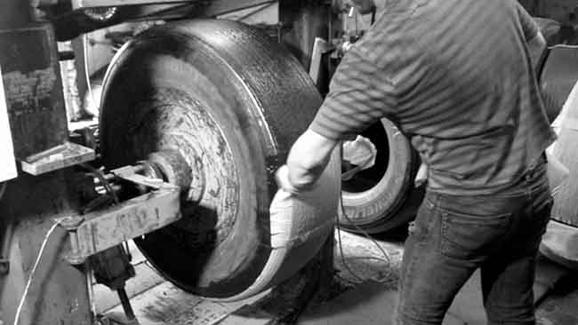 При восстановлении шин важно соблюдение всех технологических требований и норм – есть риск нарваться на брак, влияющий на управляемость автомобилем и его устойчивость