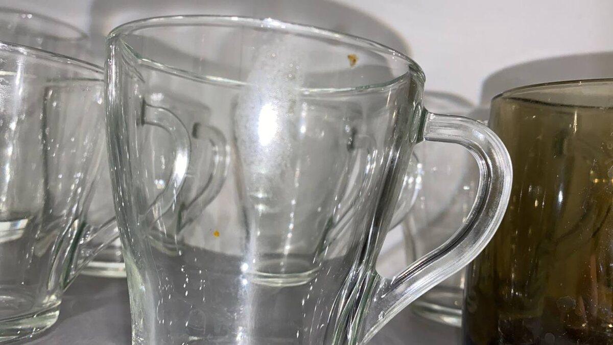 Вот такую посуду мы обнаружили в своей последней съемной квартире в Самаре