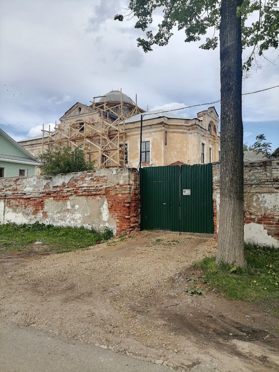 Так сейчас выглядит Алексеевский монастырь. Фото сделано в мае 2025 года