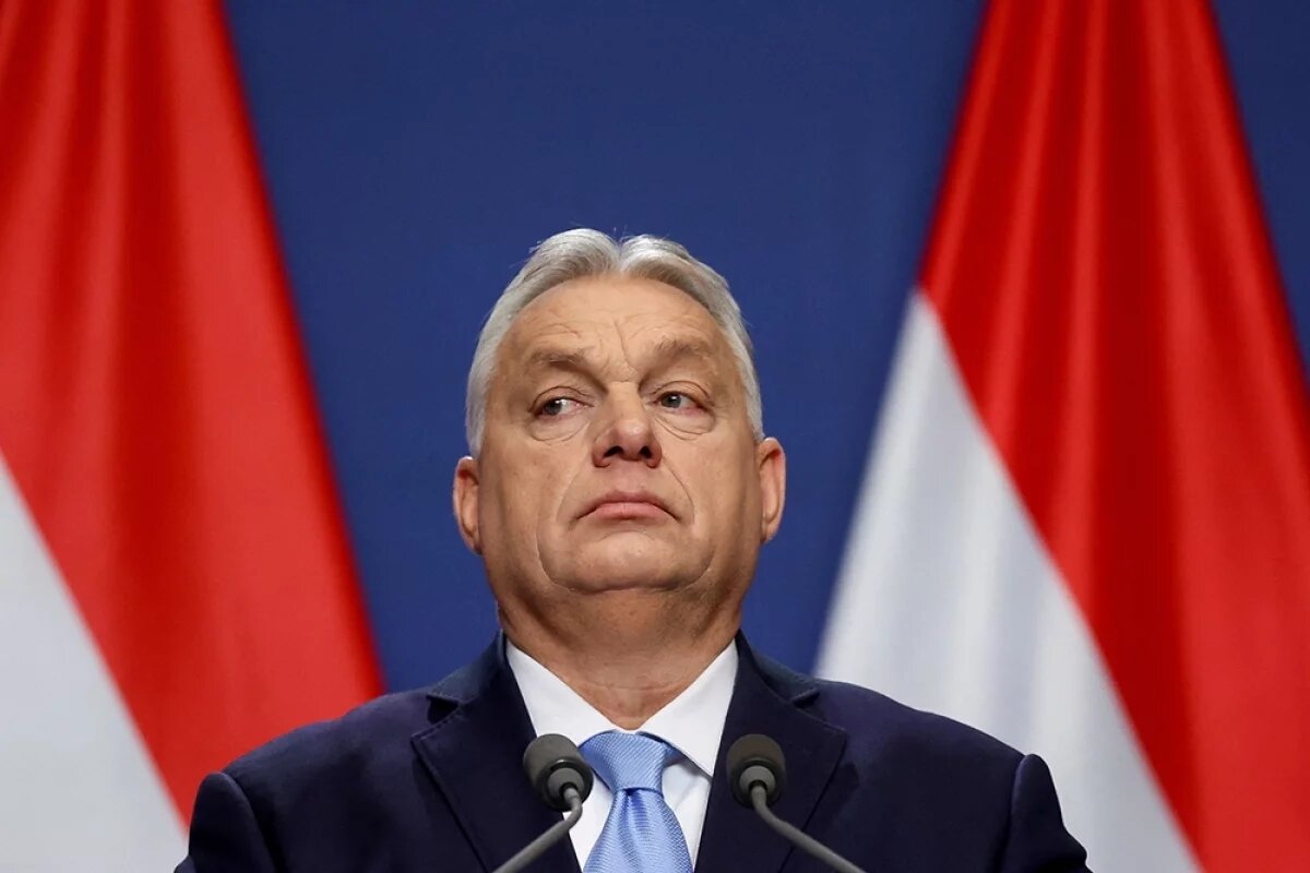    Гнев европейских чиновников вызывает позиция премьер-министра Венгрии Виктора Орбана, регулярно выступающего против продления антироссийских санкций и поддержки киевского режима.