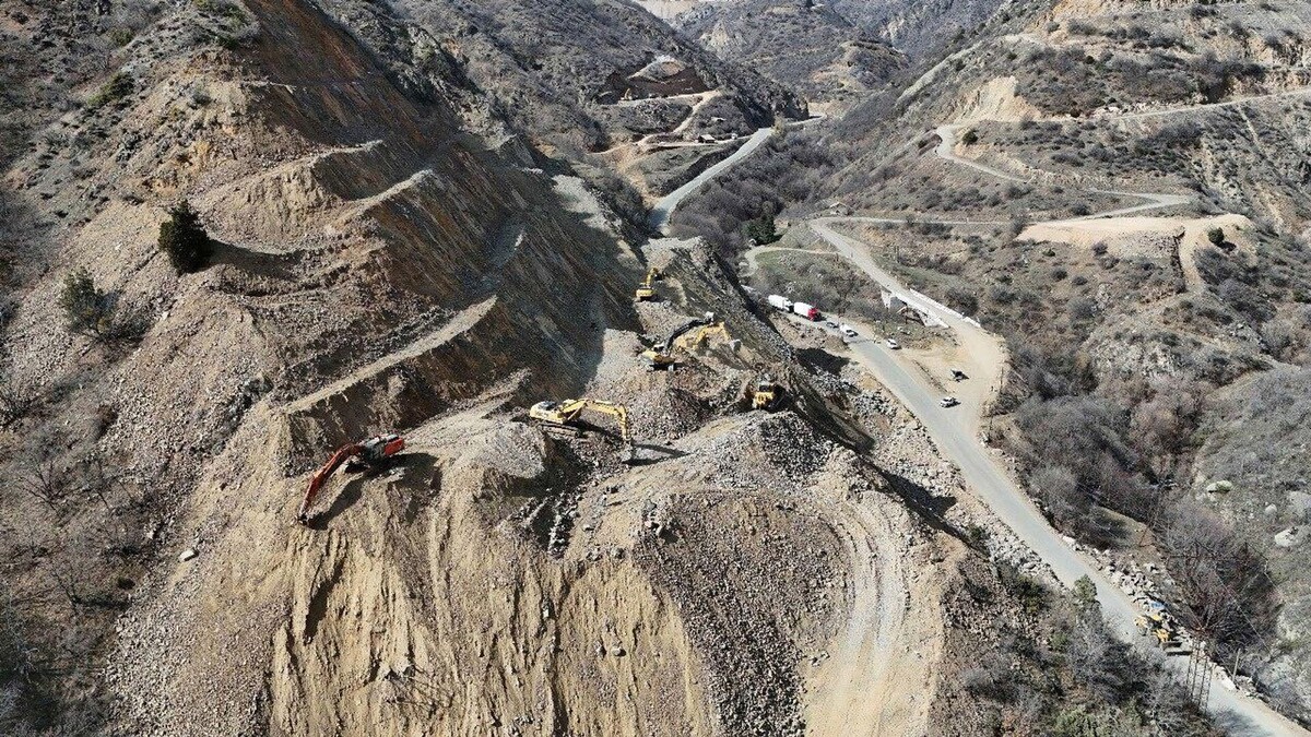 © Photo : press office of Road Department Fund