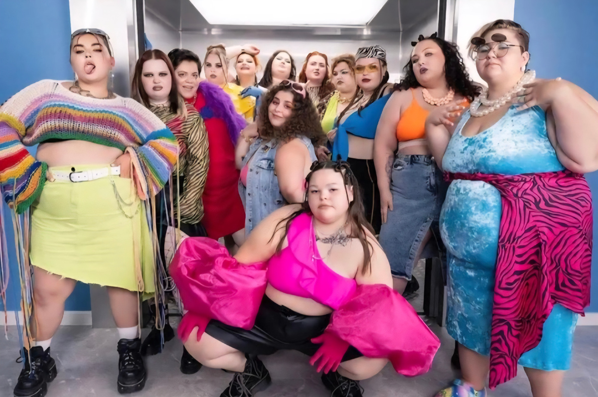 Большие девочки. Первый сезон