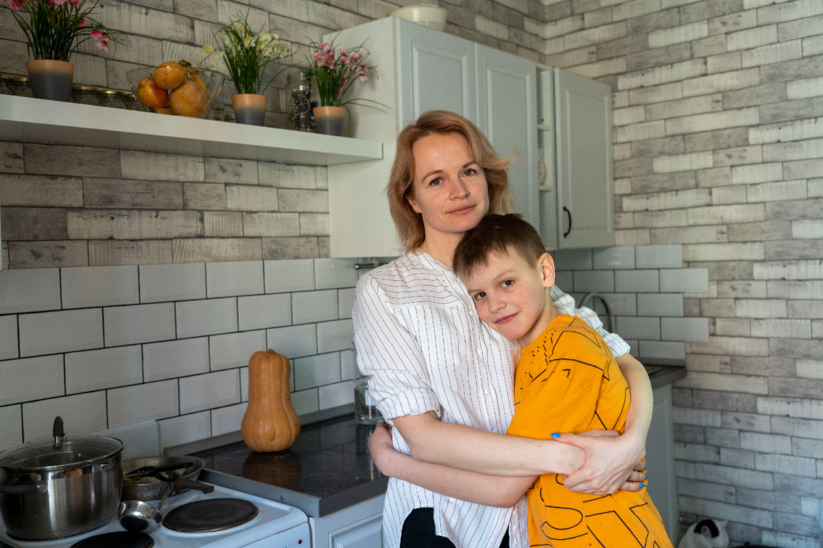 Любит обнимашки и тактильный контакт Даже сейчас, в свои 14)))