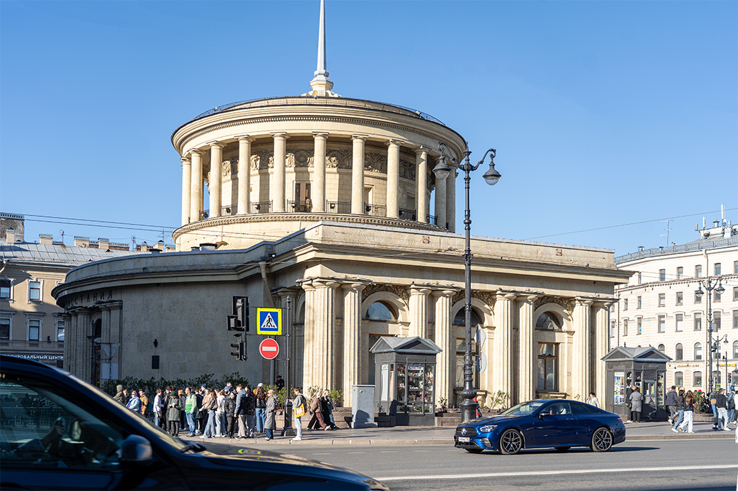 Метро «Площадь Восстания»