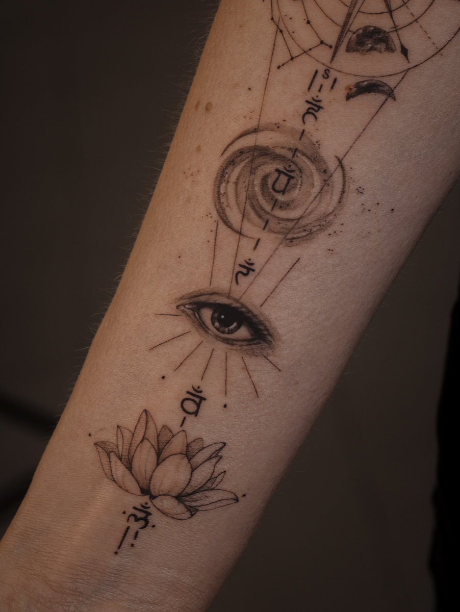 Мастер https://vk.com/heyanastas_ink