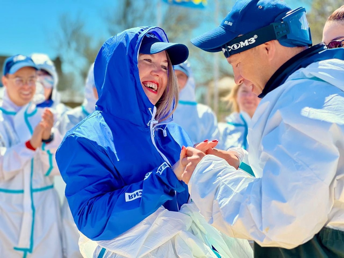 Максим Федотов со своей возлюбленной 