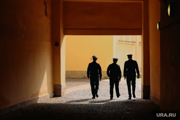 Хулиган прячется с 16 мая. Фото: Роман Наумов © URA.RU