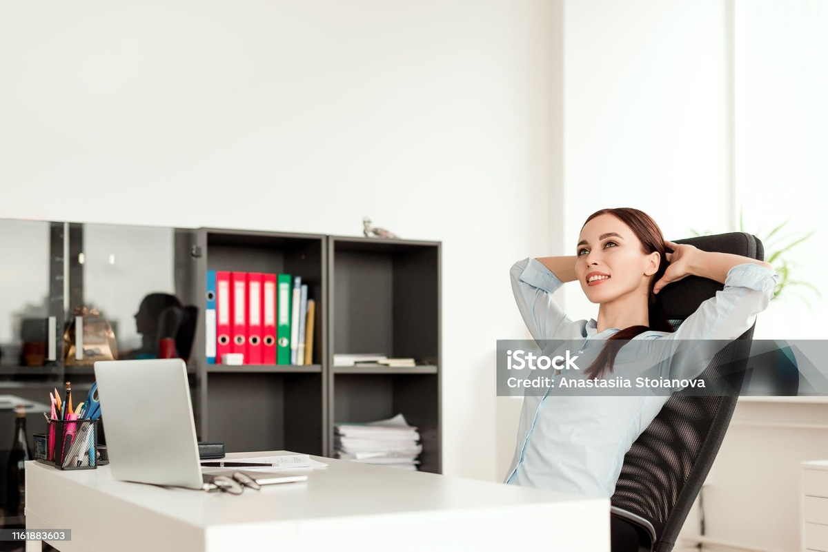 дочь требовала денег