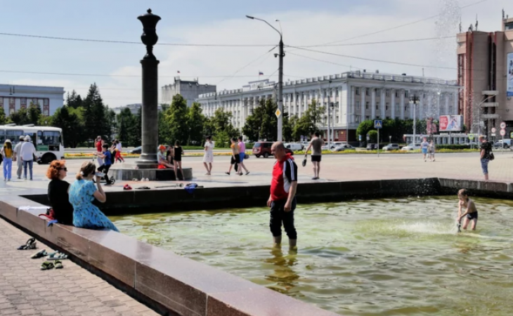 Фото:. Фонтан у Нулевого километра в Барнауле / amic.ru