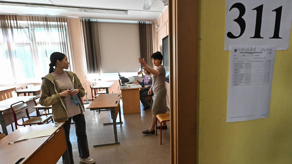 Глушилки сотовой связи во время ЕГЭ в Татарстане применять не будут.📷Фото: Александр Миридонов / Коммерсантъ