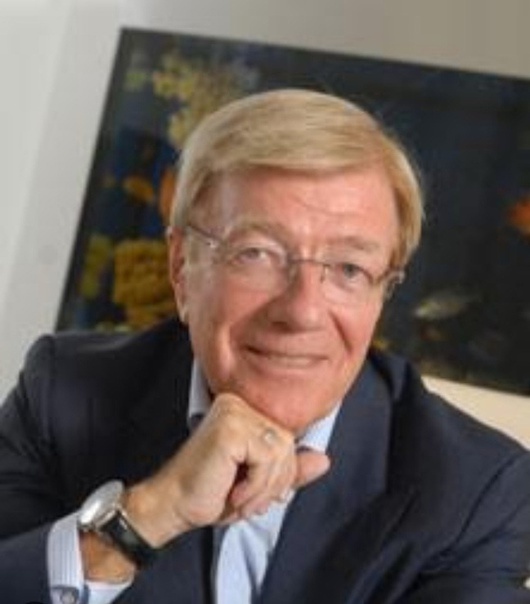 Сергей Абрамов – советский и российский писатель-фантаст, журналист и общественный деятель