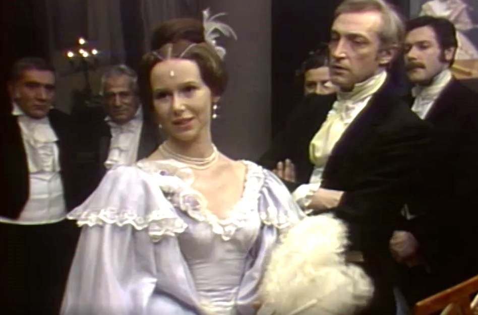 Кадр из фильма-спектакля "Сцены из драмы "Маскарад" (1985)