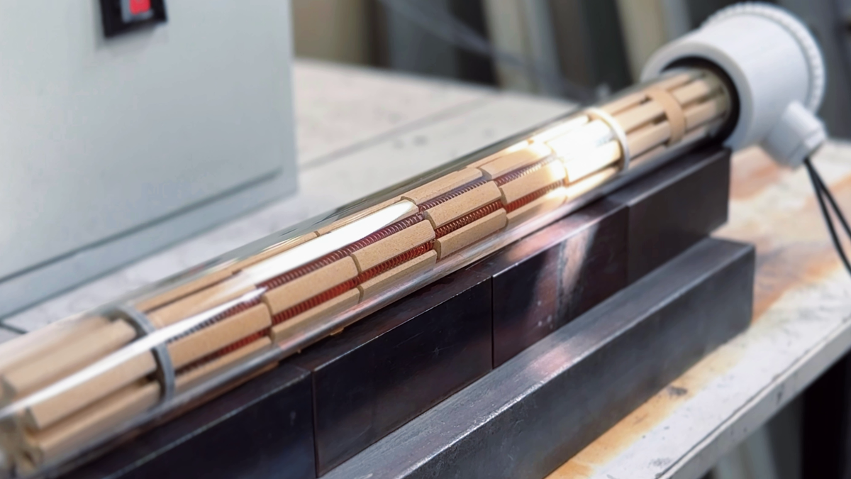 Нагреватель в процессе испытания