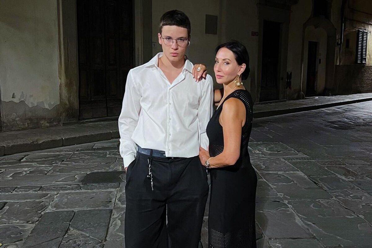    Алика Смехова с сыном Макаром Социальные сети