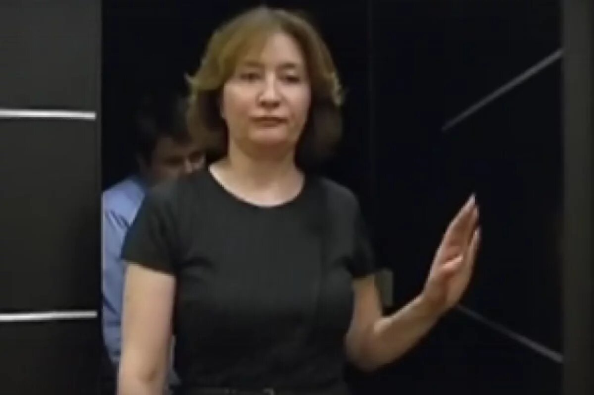    Адвокат «золотой судьи» заявила, что она уехала из Азербайджана еще в марте