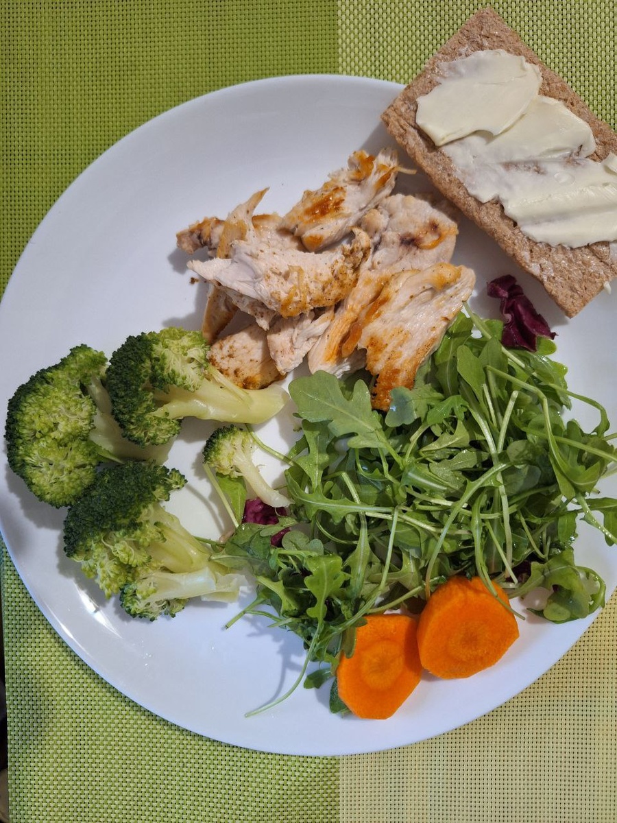 Про питание очень много написано на моем канале. Забегайте))