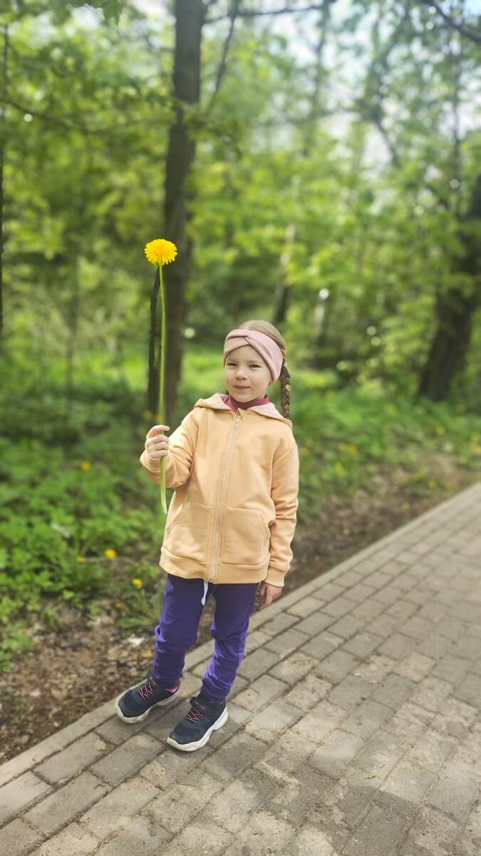 Гигантский одуванчик😬 Не фотошоп