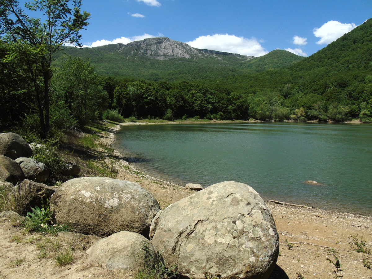 Вид от озера на Куш-Кая