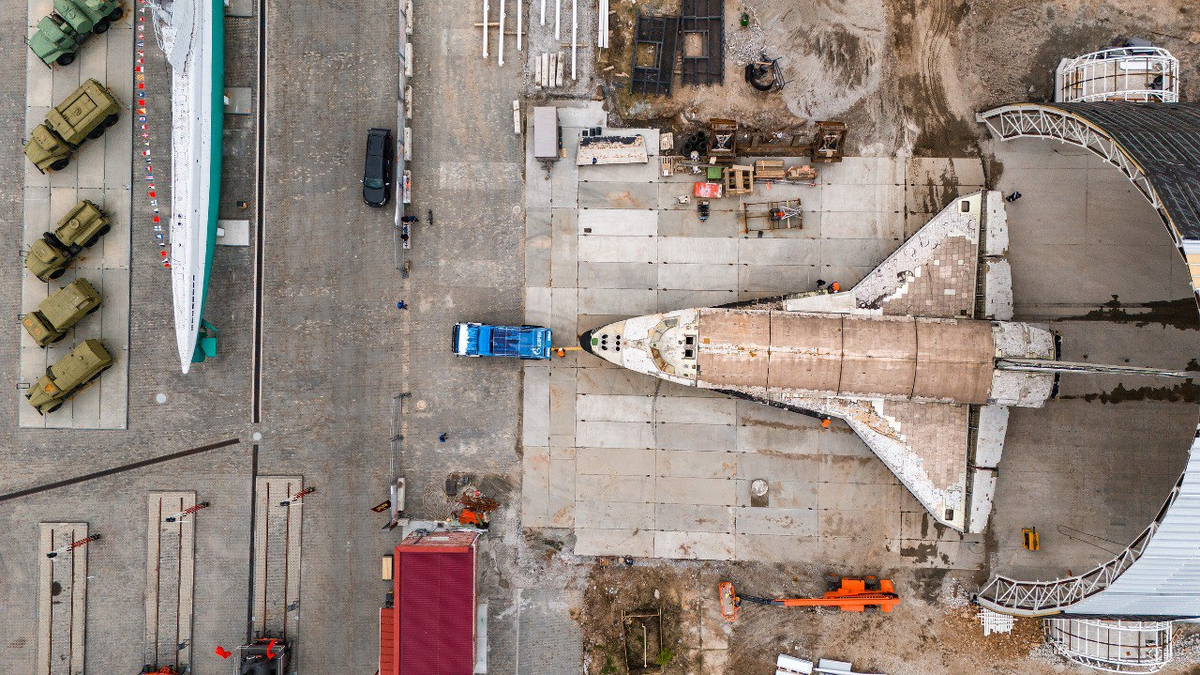   Фото с мероприятия по закатке «Бурана»