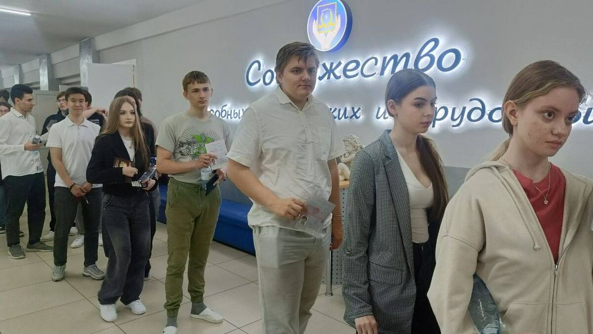     В Оренбуржье выпускники сдали первый Единый госэкзамен Оренбуржье
📷    В Оренбуржье выпускники сдали первый Единый госэкзамен Оренбуржье
