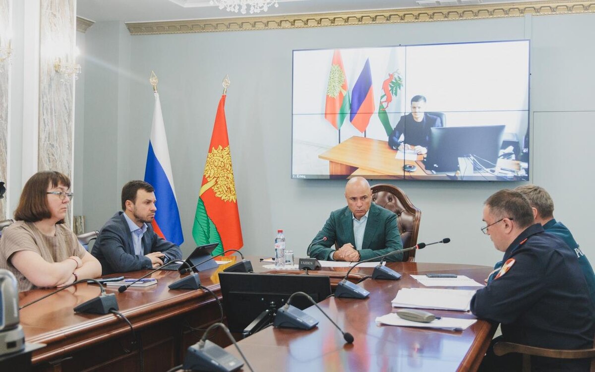    В Липецкой области после ночной атаки беспилотников 9 пострадавших правительства Липецкой области