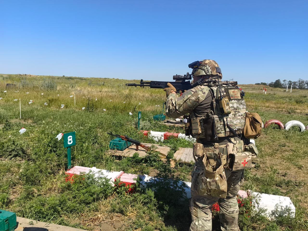 Интересно, многие ли производители готовы поехать в зону СВО в своей броне? ))