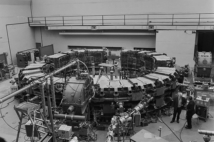 Один из первых синхротронов в мире.