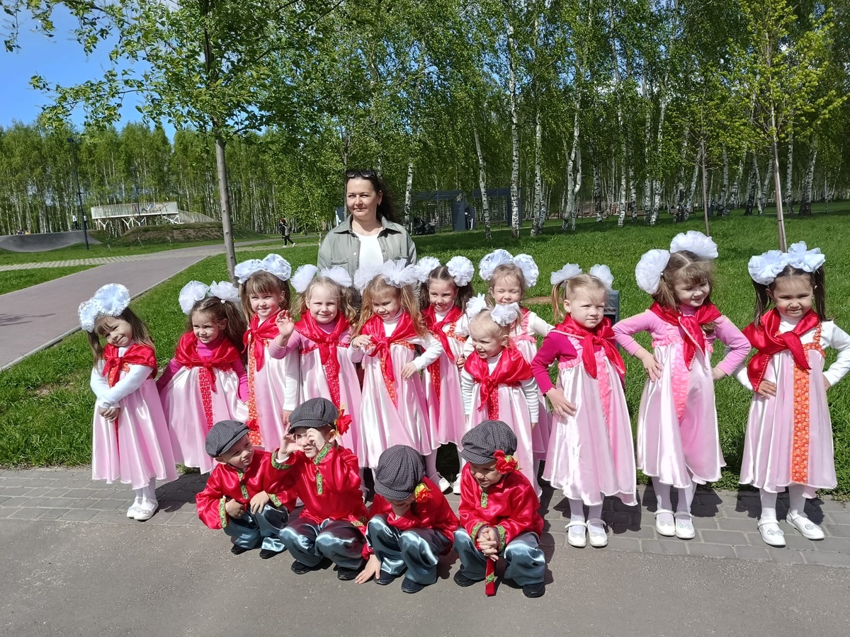 Юные таланты 3-4 лет, занимающиеся в творческих студиях ЦКР, на каждом празднике создают зрителям хорошее настроение